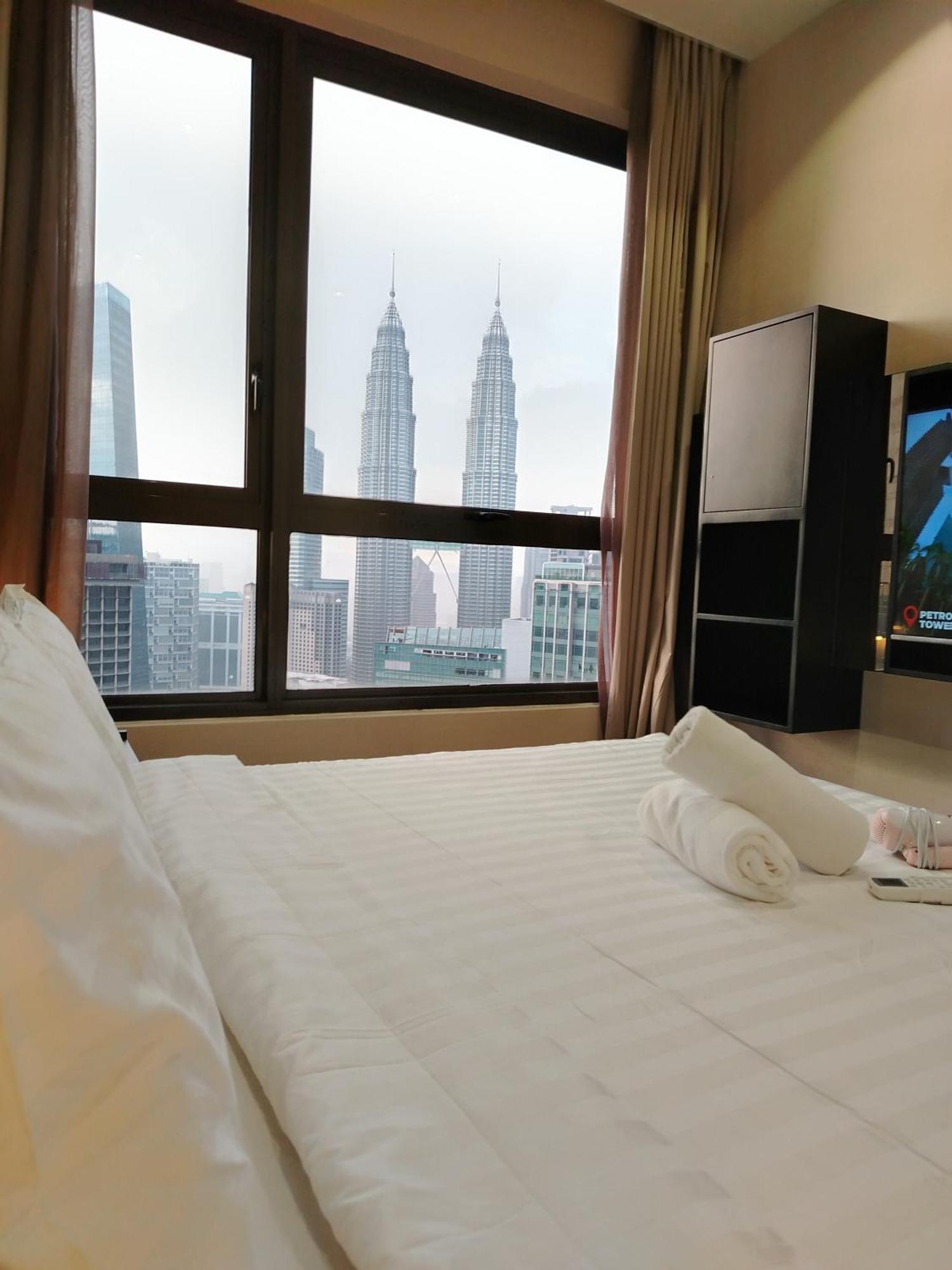8 Kia Peng Suites Klcc By Luna Куала-Лумпур Екстер'єр фото