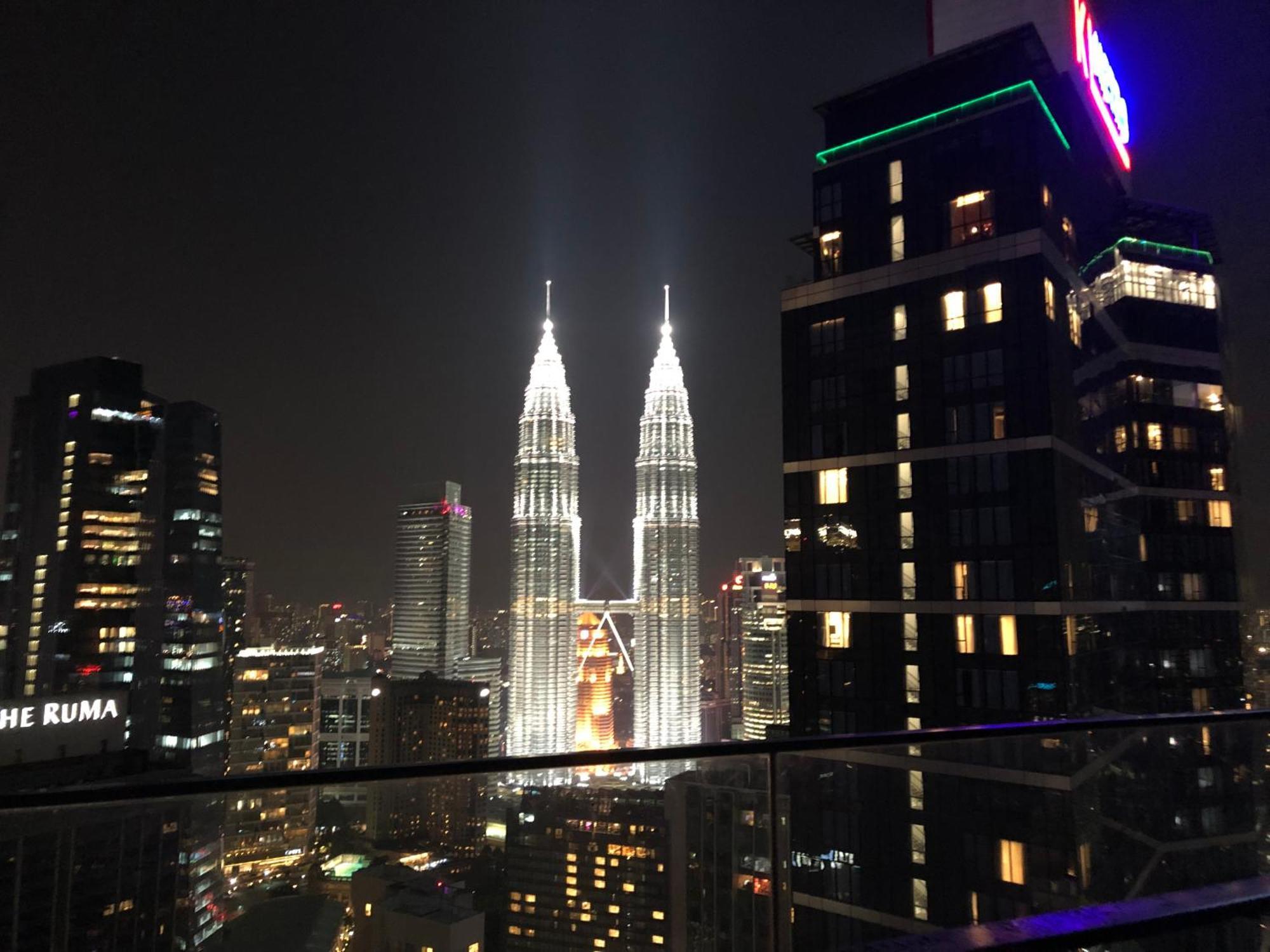 8 Kia Peng Suites Klcc By Luna Куала-Лумпур Екстер'єр фото